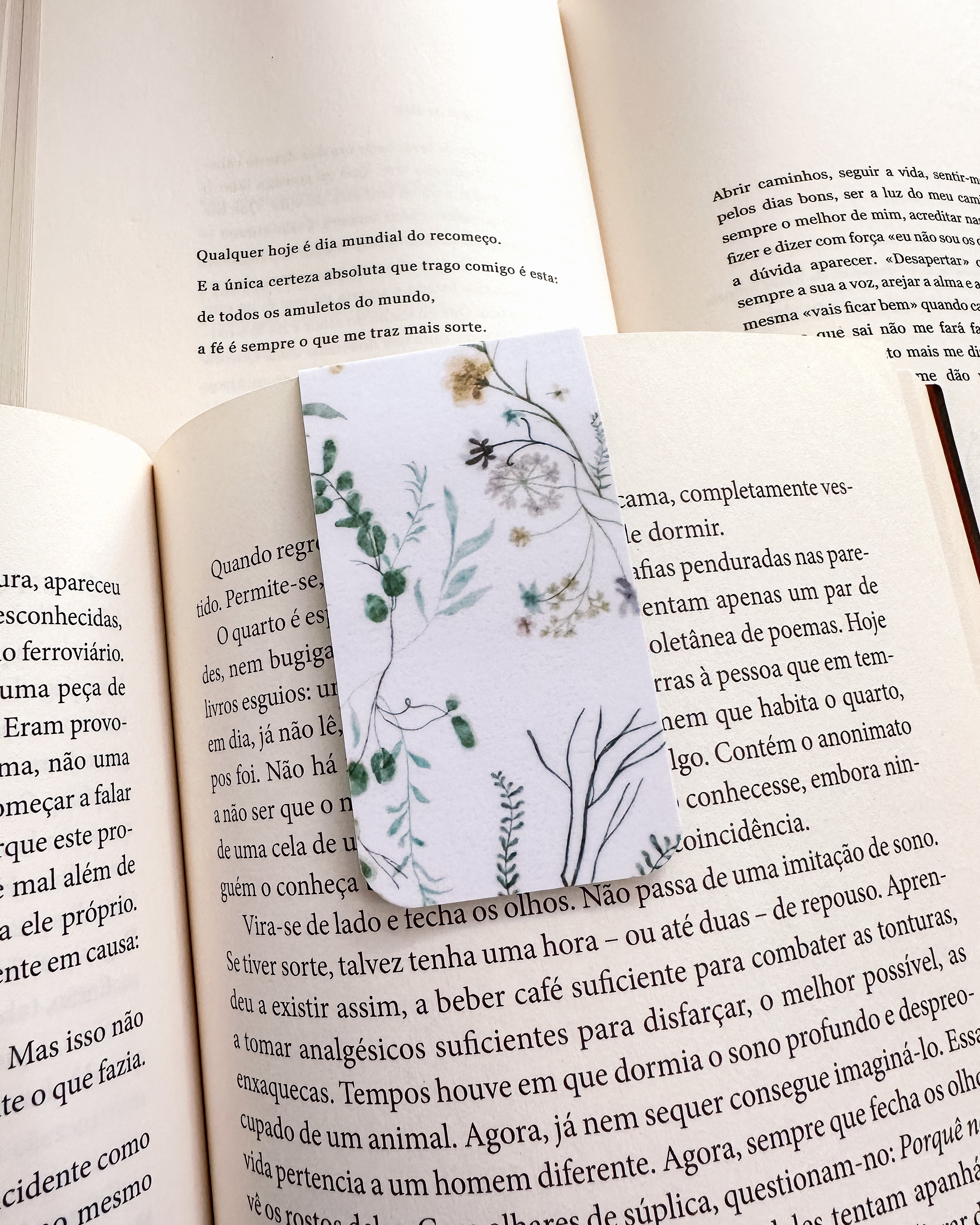 Marcador de Livro Magnético Folhas
