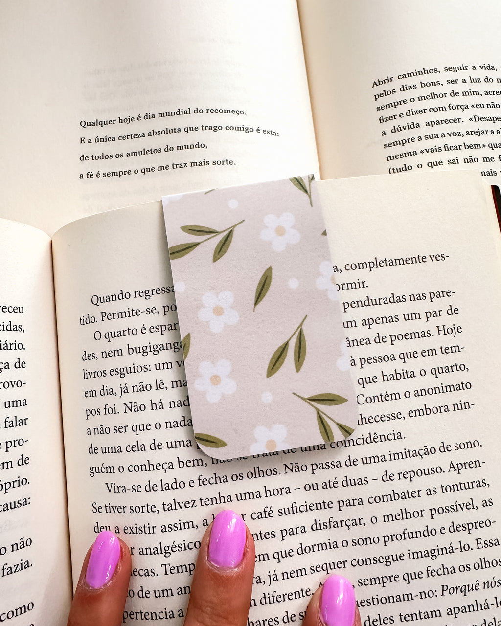 Marcador de Livro Magnético Flores